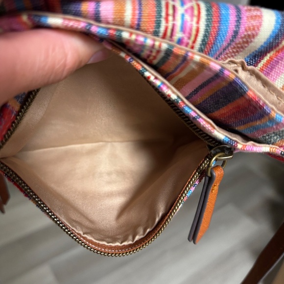 Women's T-Shirt & Jeans Serape Embroidered Crossbody - Picture 13 of 16